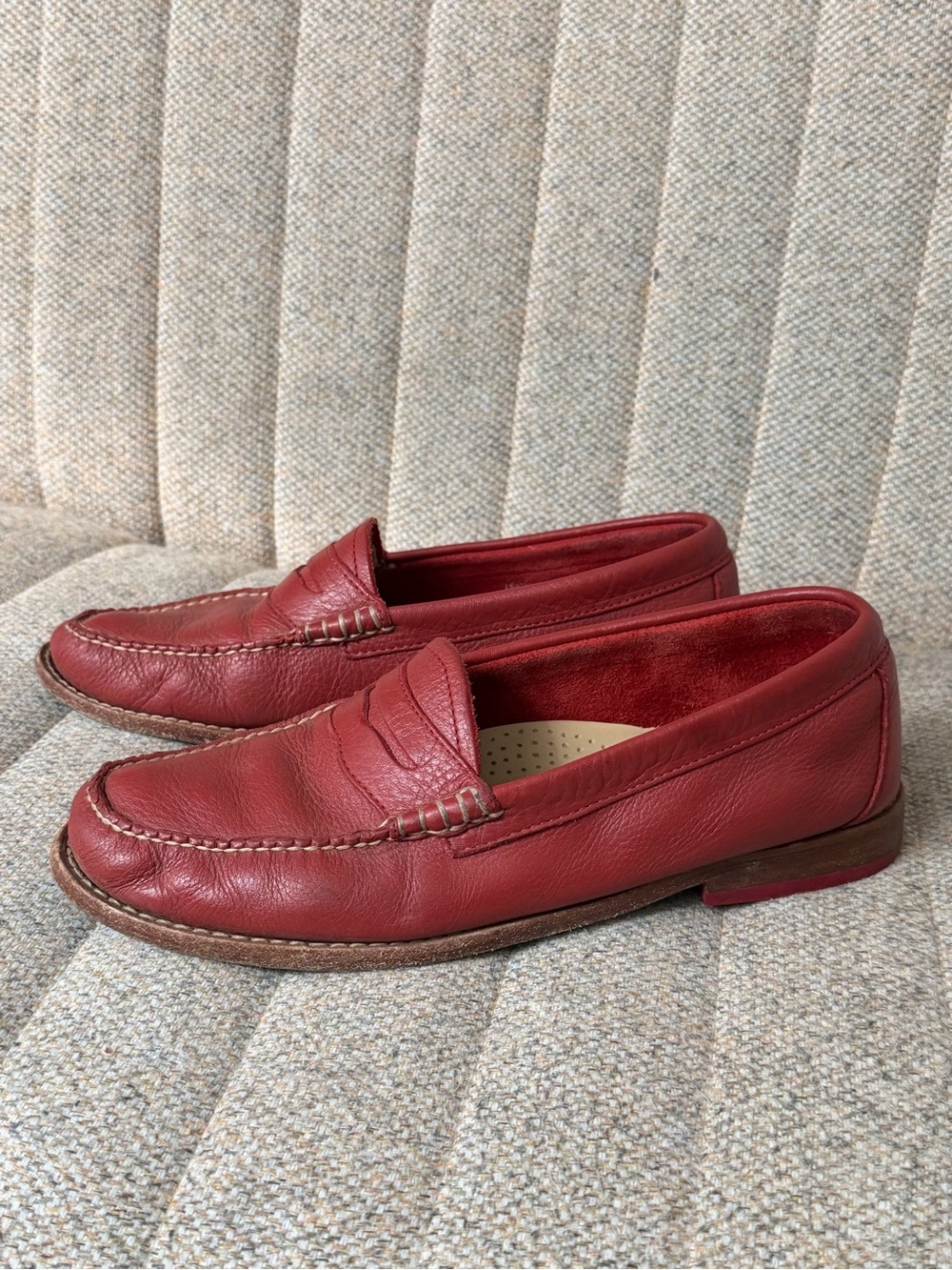 GH BASS - Red Weejuns soft Penny Loafers, sz 8.5 - Picture 4 of 10